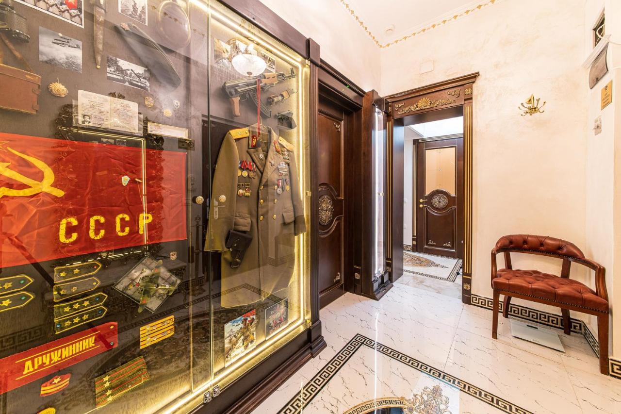 Private Museum Apartment With Antique Decor Бухарест Экстерьер фото